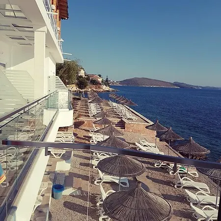 Delfini Sarandë