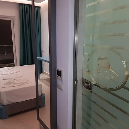 Hotel Delfini Sarandë