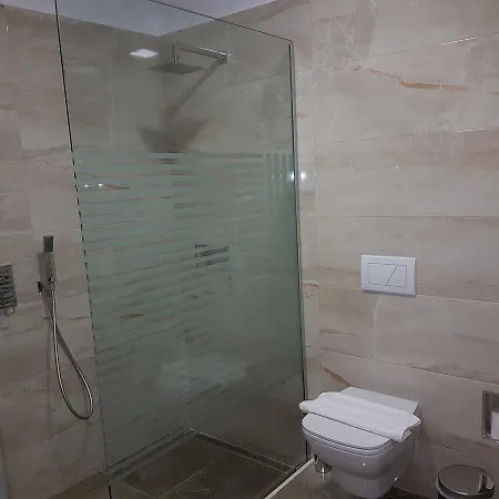 Hotel Delfini Sarandë