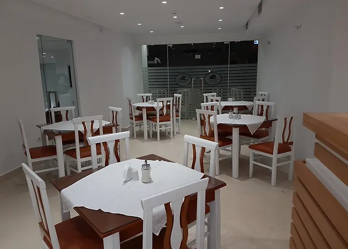 Delfini Otel Saranda