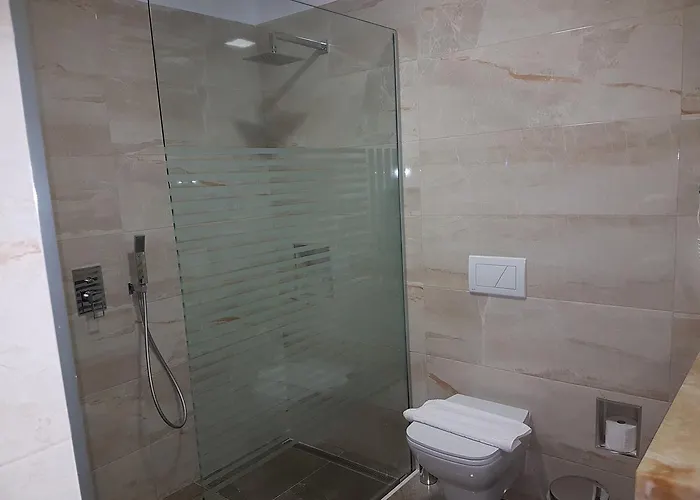 Otel Delfini Saranda