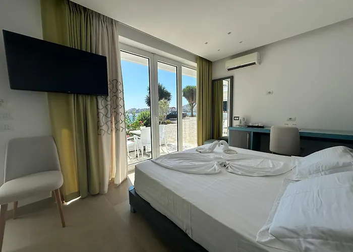 Delfini ساراندا