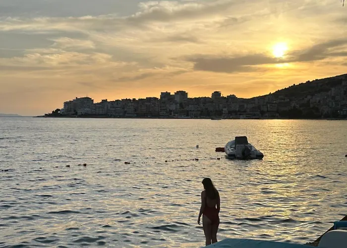 Delfini فندق ساراندا