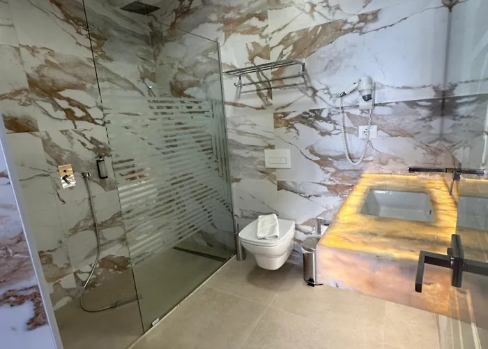 Delfini ساراندا